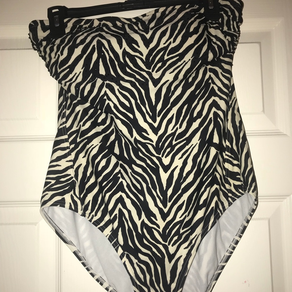 Zebra Swimsuit stand out in this look!
